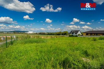 Nabízíme k prodeji pozemek k bydlení o rozloze 1740m², situo