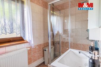 Nabízíme k prodeji nízkonákladový rodinný dům v centru maleb