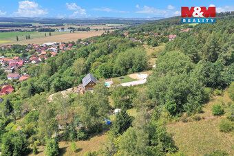 Nabízíme k prodeji 1/2 stavebního pozemku o výměře 1375 m², 