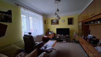 Nabízíme v exkluzivním zastoupení k prodeji starší prostorný