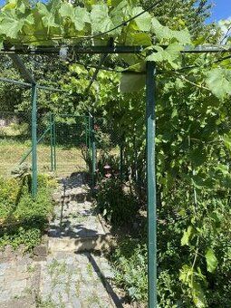 Ve výhradním zastoupení si Vám dovolujeme nabídnout pozemek 