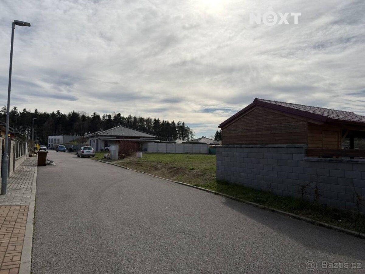Nabízím k prodeji stavební pozemek o výměře 479 m² v atrakti