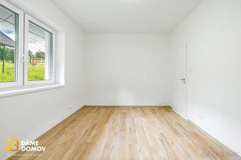 Ev.č. 14162 Máme pro Vás krásný a prostorný rodinný dům s di
