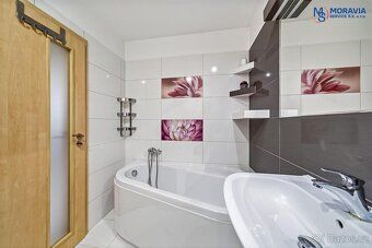 Nabízíme k prodeji atraktivní cihlový byt 3+kk o výměře 70 m