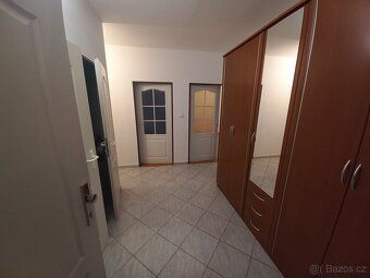 Nabízím k dlouhodobému pronájmu byt 2+1 s balkónem, velikost