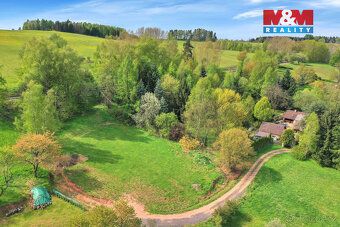 Na prodej stavební pozemek o velikosti 1698 m² v katastrální