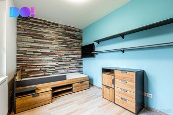 Hledáte dům, který kombinuje moderní bydlení, klidnou lokali