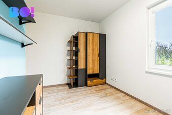 Hledáte dům, který kombinuje moderní bydlení, klidnou lokali