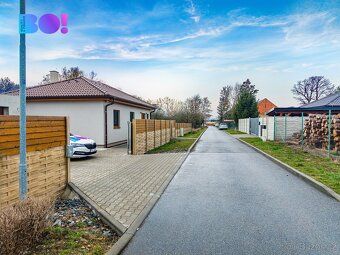 Hledáte dům, který kombinuje moderní bydlení, klidnou lokali