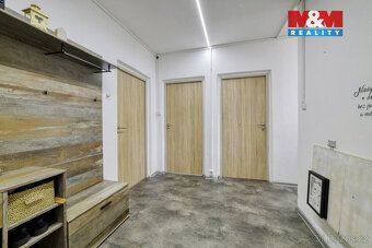 Nabízíme k prodeji prostorný byt v osobním vlastnictví o dis