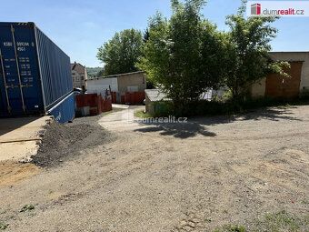 , Nabízíme k pronájmu prostornou garáž o velikosti 33 m² v K