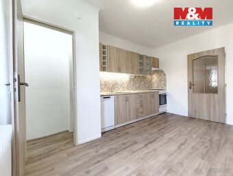 Nabízíme k podnájmu světlý, zrekonstruovaný byt o dispozici 