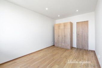 K dlouhodobému podnájmu Vám nadstandardně řešený byt o dispo