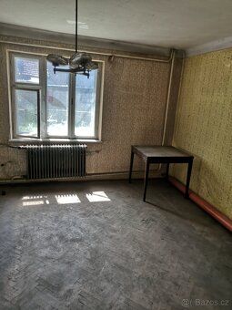 Prodáme samostatně stojící rodinný dům v Dřevnovicích. Je to