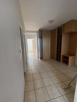 Nabízíme k prodeji bytovou jednotku o dispozici 2+1 s možnos