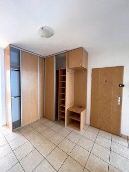 Nabízíme k prodeji bytovou jednotku o dispozici 2+1 s možnos
