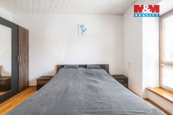Pronájem prostorného bytu 4+kk ve 2. NP v blízkosti centra m