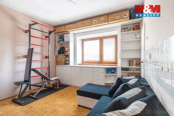 Pronájem prostorného bytu 4+kk ve 2. NP v blízkosti centra m