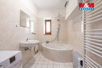 Pronájem prostorného bytu 4+kk ve 2. NP v blízkosti centra m