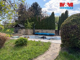 Nabízíme k prodeji krásnou zahradu o rozloze 936 m² se vzros