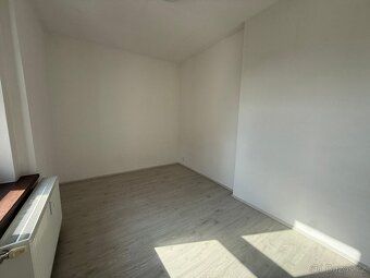 Nabízíme k pronájmu bytovou jednotku 4+kk o výměře 114 m2 na