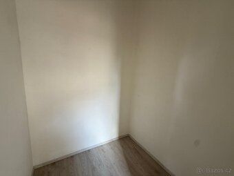 Nabízíme k pronájmu bytovou jednotku 4+kk o výměře 114 m2 na