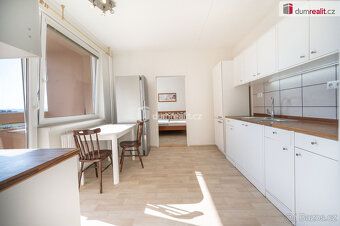 + poplatky 2.500,- Kč/2 osoby. Elektřina se přepisuje na náj