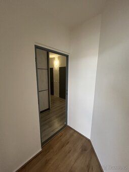 Nabízíme Vám ke koupi velice pěkný panelový byt  3+1 v OV na