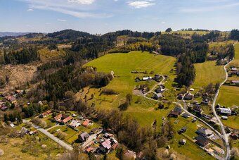 Slunný stavební pozemek 1 1481 m² v obci Mikulůvka – klid, p