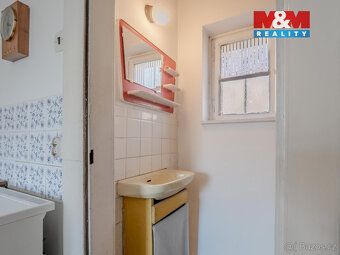 Prodej samostatného cihlového rodinného domu na okraji obce 
