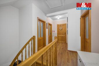 Nabízíme k prodeji moderní rodinný dům v klidné příměstské č