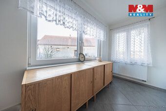Nabízíme k prodeji prostorný rodinný dům v klidné části obce