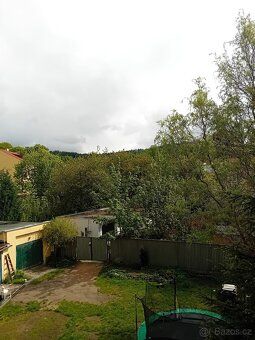 Nabízíme k pronájmu prostorný a světlý byt 4+1 s balkonem o 
