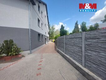 Hledáte byt se snadnou dostupností do Prahy a bezpečné soukr