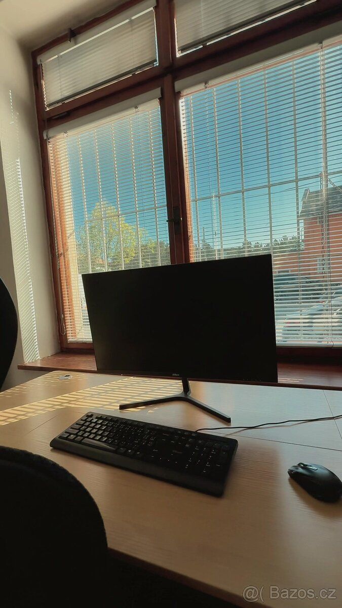 Ne anonymní cowork nebo hlučnou kavárnu. Ale prostor, kde se