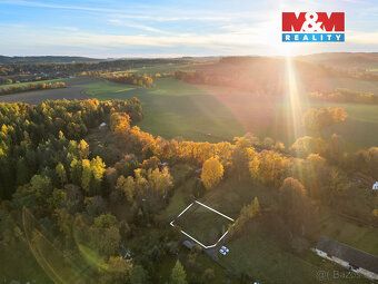 Nabízíme ke koupi stavební pozemek o výměře 1 000 m² v obci 