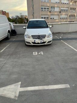 Prodám garážové stání v Praze Horních Měcholupech poblíž Kau