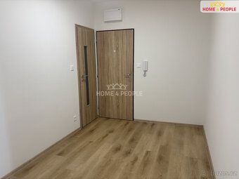 +popl. 4870, 14900,-nájem + 4.870,- poplatky + 10.000,- odmě