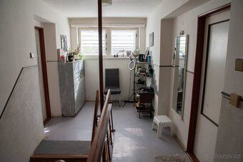 Nabízíme k prodeji samostatně stojící rodinný dům se zahrado