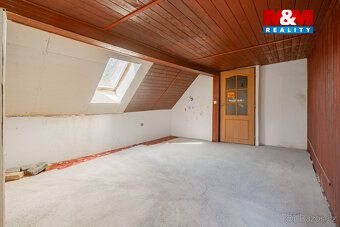 Nabízíme k prodeji rodinný dům v obci Podmokly u Sušice. Dům