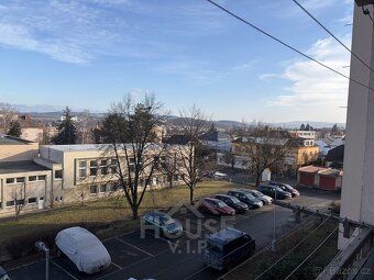 Ev.č. 01259 Nabízíme k prodeji byt o dispozici 2+1 s balkone