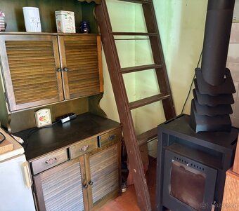 Prodej zahrady 521 m² s dřevěnou chatou (16 m2, výška 4,5m)a