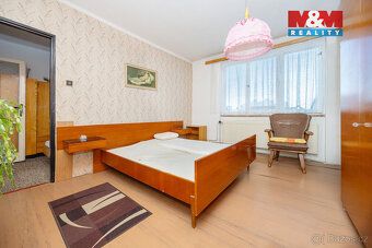 Nabízíme k prodeji cihlový řadový rodinný dům o dispozici 4+