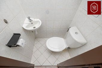 Nabízíme k podnájmu světlý družstevní byt o dispozici 2+1 v 