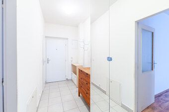 K dlouhodobému podnájmu nabízíme byt 2+kk v příjemné lokalit