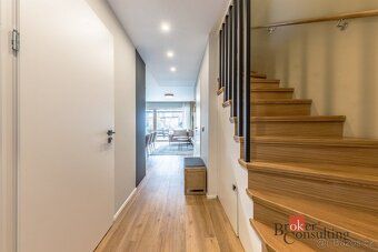 Nízkoenergetický moderní rodinný dům 5 KK, pozemek 325 m2, P