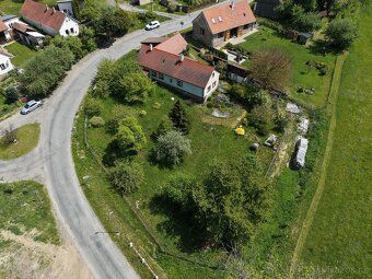 Nabízím k prodeji rodinný dům v obci Zhořec, který nabízí ši