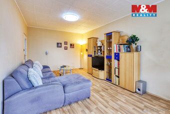 Nabízíme vám k dlouhodobému pronájmu prosvětlený a částečně 