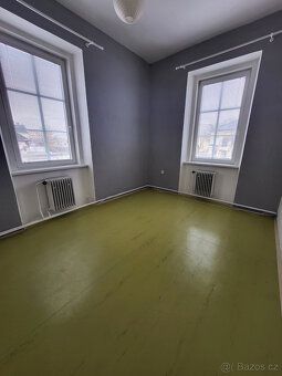 Jako přímý prodávající nabízím ke koupit celé patro ve velké