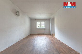 Exkluzivně nabízíme k prodeji rodinný dům s garáží o dispozi